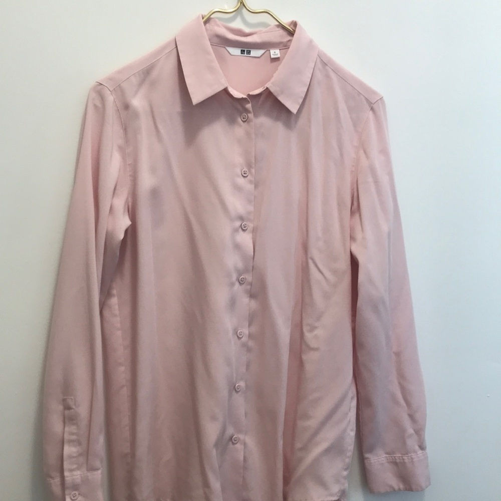 Soft & easy to wear Uniqlo dress shirt, soft pink